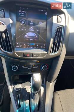 Седан Ford Focus 2016 в 