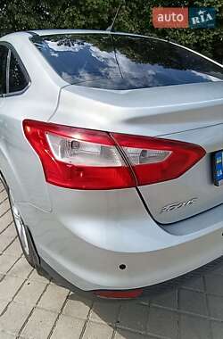 Седан Ford Focus 2013 в 