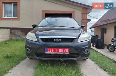 Хэтчбек Ford Focus 2010 в 