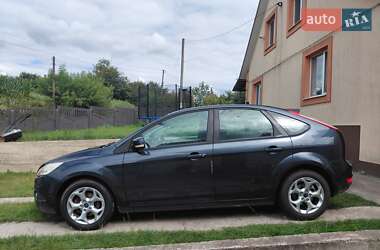 Хэтчбек Ford Focus 2010 в 