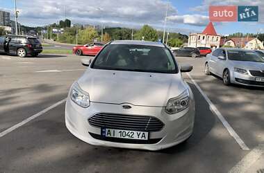 Хэтчбек Ford Focus 2013 в 