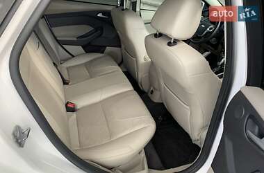 Хэтчбек Ford Focus 2013 в 