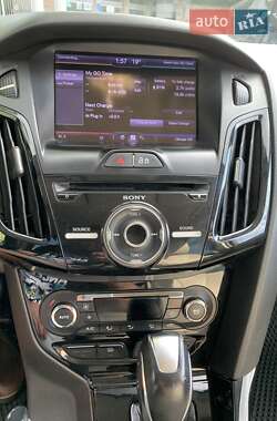 Хэтчбек Ford Focus 2013 в 