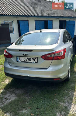 Седан Ford Focus 2011 в 