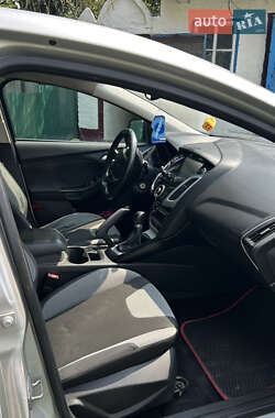 Седан Ford Focus 2011 в 