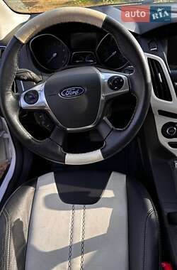 Седан Ford Focus 2014 в 