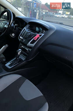 Седан Ford Focus 2012 в 