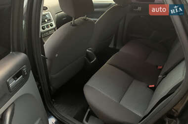 Хэтчбек Ford Focus 2006 в 