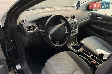 Хэтчбек Ford Focus 2006 в 