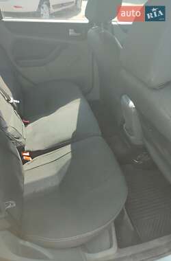 Хэтчбек Ford Focus 2010 в 
