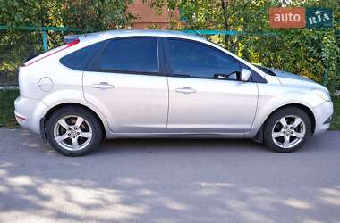 Хэтчбек Ford Focus 2010 в 