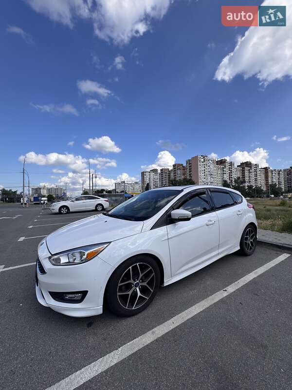 Хэтчбек Ford Focus 2015 в 