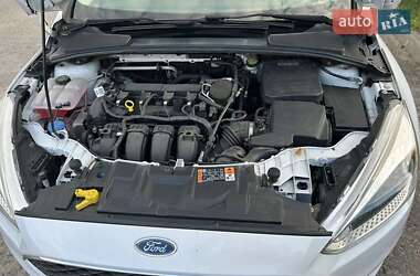 Хэтчбек Ford Focus 2015 в 