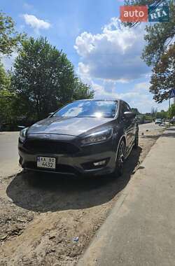 Седан Ford Focus 2016 в 