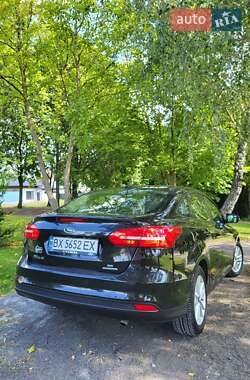 Седан Ford Focus 2015 в 
