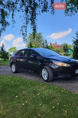 Седан Ford Focus 2015 в 