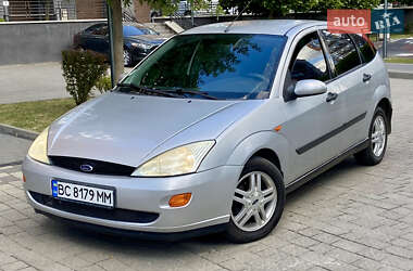 Хэтчбек Ford Focus 1999 в 