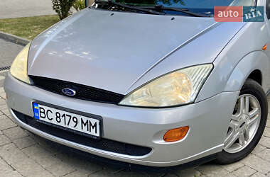 Хэтчбек Ford Focus 1999 в 