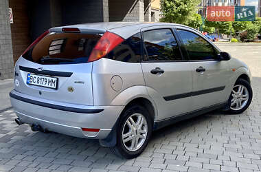 Хэтчбек Ford Focus 1999 в 