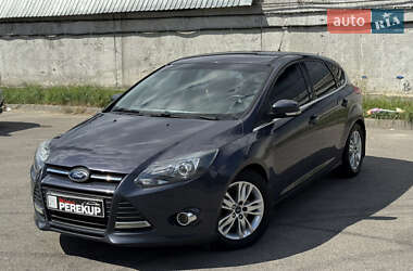 Хэтчбек Ford Focus 2012 в 