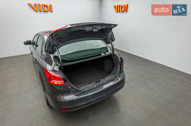 Седан Ford Focus 2015 в 