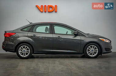Седан Ford Focus 2015 в 