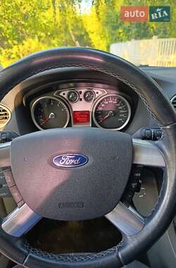 Хэтчбек Ford Focus 2009 в 