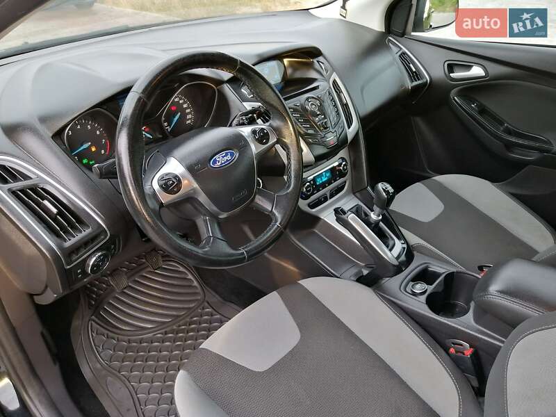 Хэтчбек Ford Focus 2013 в Здолбунове