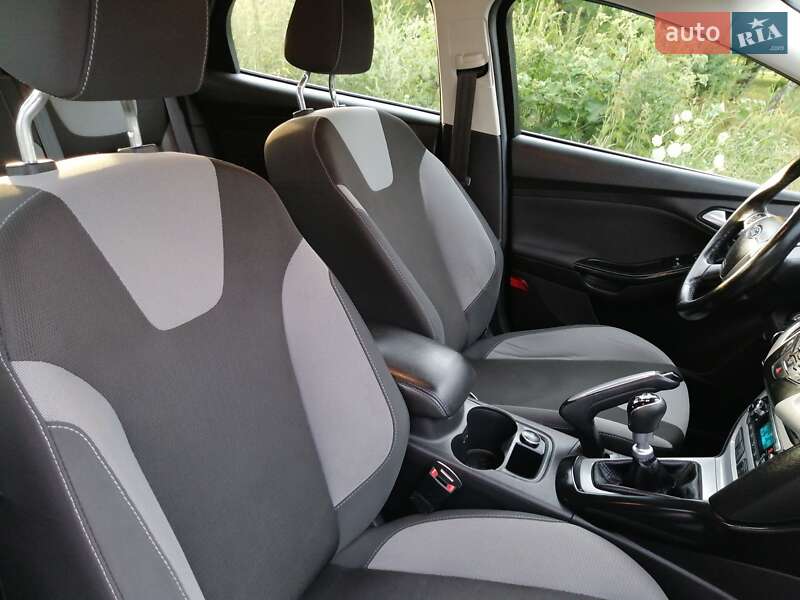 Хэтчбек Ford Focus 2013 в Здолбунове