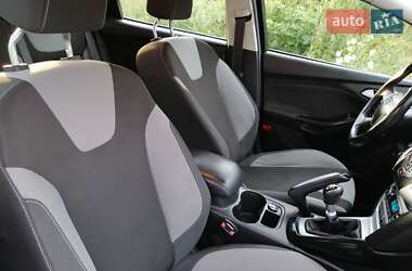 Хэтчбек Ford Focus 2013 в 