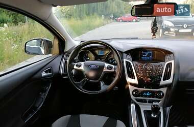 Хэтчбек Ford Focus 2013 в 