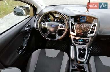 Хэтчбек Ford Focus 2013 в 