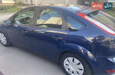 Хэтчбек Ford Focus 2011 в 