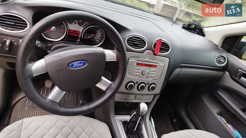 Хэтчбек Ford Focus 2008 в Луцке
