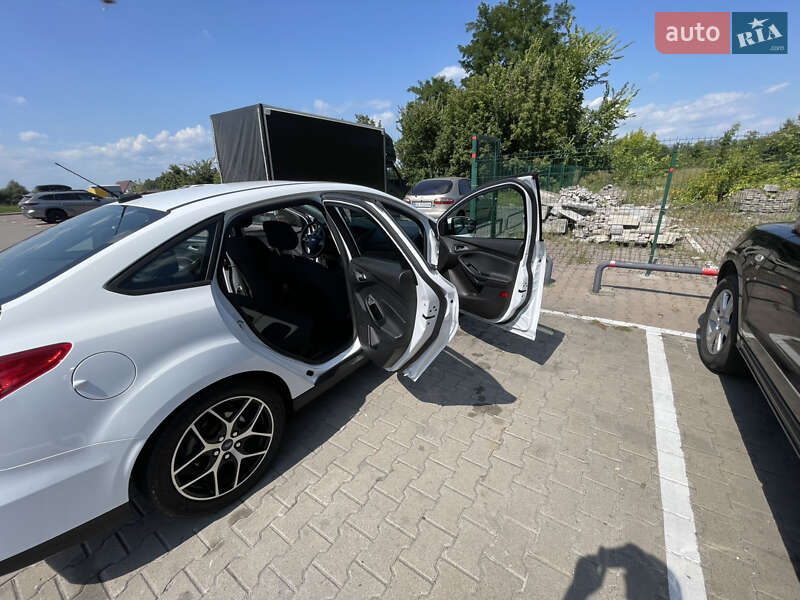 Седан Ford Focus 2018 в Киеве