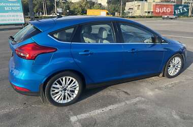 Хэтчбек Ford Focus 2015 в 