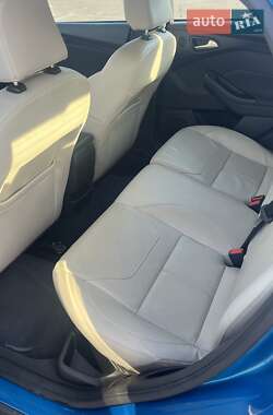 Хэтчбек Ford Focus 2015 в 