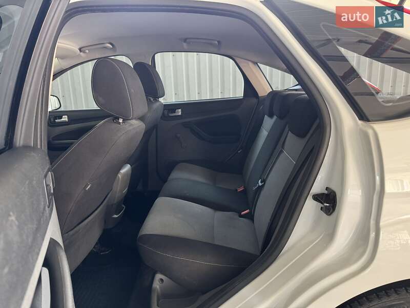 Хэтчбек Ford Focus 2010 в Запорожье