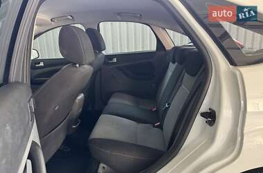 Хэтчбек Ford Focus 2010 в 
