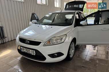 Хэтчбек Ford Focus 2010 в 