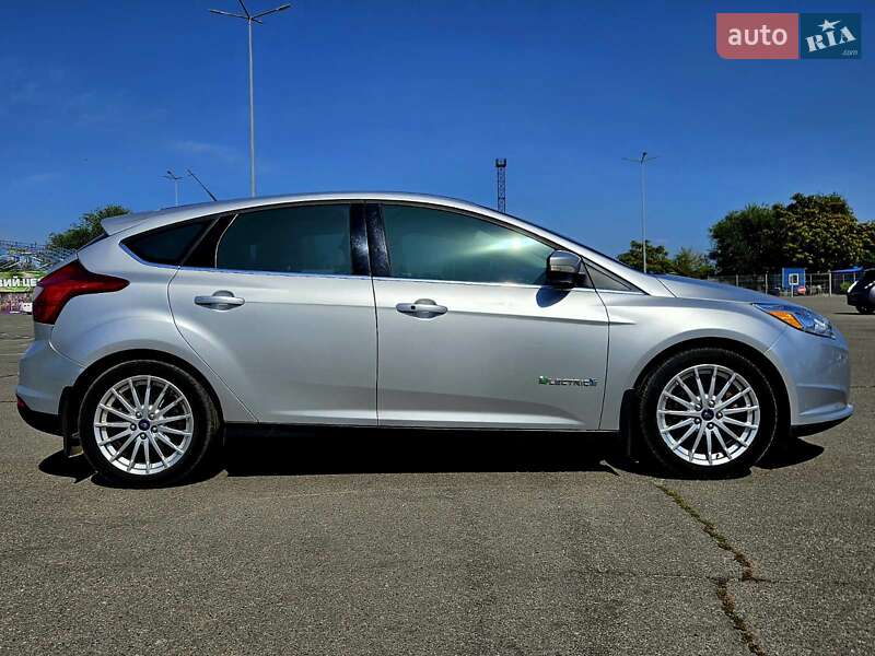 Хэтчбек Ford Focus 2012 в Днепре фото 12 Хэтчбек Ford Focus 2012 в Днепре