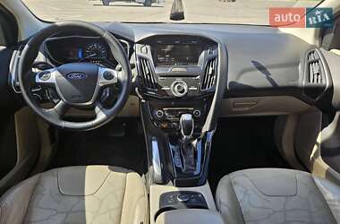 Хэтчбек Ford Focus 2012 в 