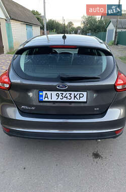 Хэтчбек Ford Focus 2015 в 