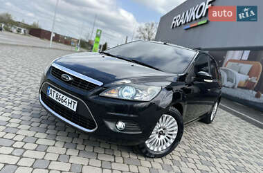 Хэтчбек Ford Focus 2010 в 