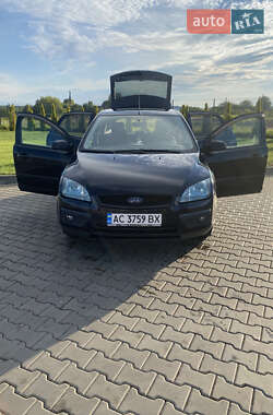 Хэтчбек Ford Focus 2006 в 