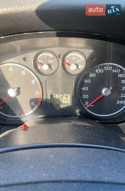 Хэтчбек Ford Focus 2006 в 