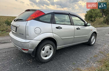 Хэтчбек Ford Focus 2004 в 