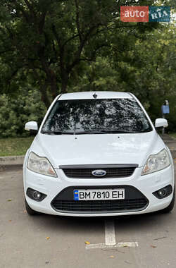 Хэтчбек Ford Focus 2010 в 