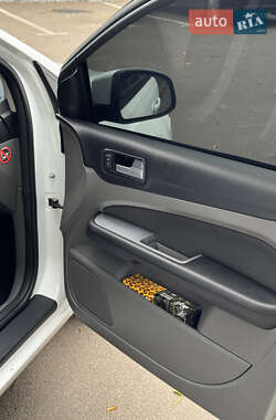 Хэтчбек Ford Focus 2010 в 
