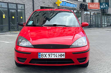 Хэтчбек Ford Focus 2000 в 